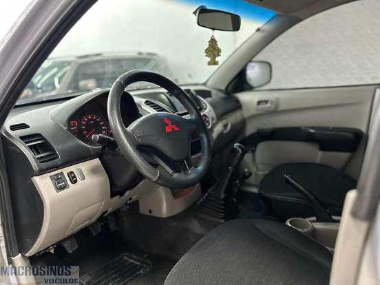 MITSUBISHI-L200 TRITON-2013