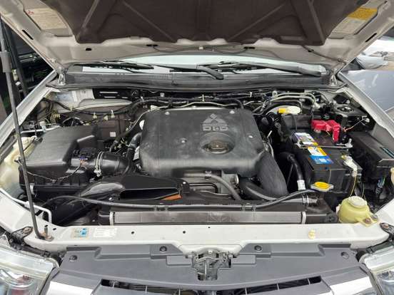 MITSUBISHI-L200 TRITON-3.2 HPE 4X4 CD 16V TURBO INTERCOOLER DIESEL 4P AUTOMÁTICO MITSUBISHI-L200 TRITON-2014