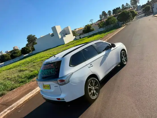 MITSUBISHI-OUTLANDER-2.0 16V GASOLINA 4P AUTOMÁTICO MITSUBISHI-OUTLANDER-2013