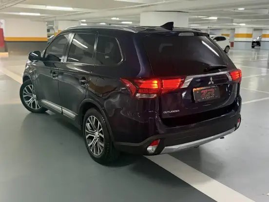 MITSUBISHI-OUTLANDER-2018