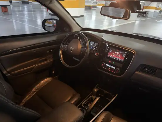 MITSUBISHI-OUTLANDER-2018