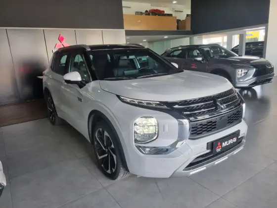 MITSUBISHI OUTLANDER 2.4 PHEV SIGNATURE S-AWC DHT