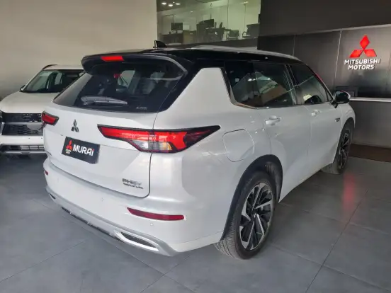 MITSUBISHI-OUTLANDER-2.4 PHEV SIGNATURE S-AWC DHT MITSUBISHI-OUTLANDER-2025