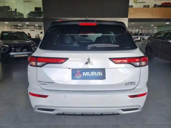 MITSUBISHI-OUTLANDER-2025