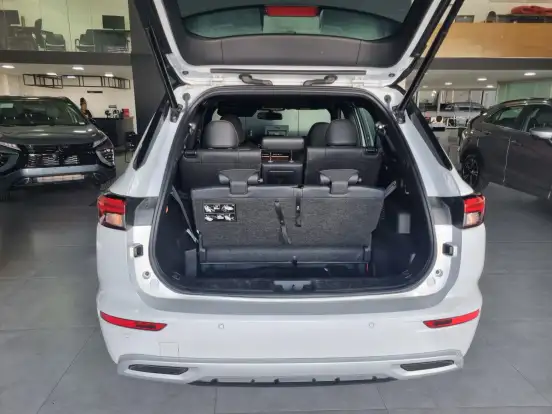 MITSUBISHI-OUTLANDER-2.4 PHEV SIGNATURE S-AWC DHT MITSUBISHI-OUTLANDER-2025