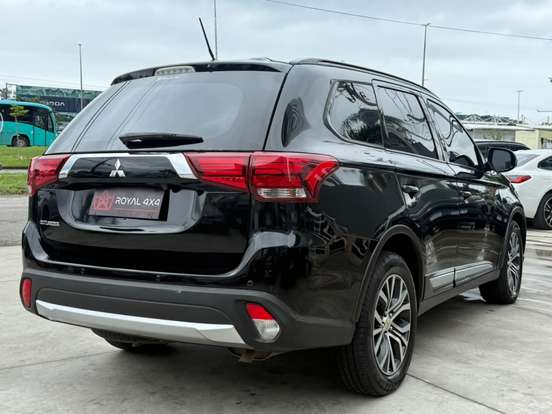 MITSUBISHI-OUTLANDER-2.0 16V GASOLINA 4P AUTOMÁTICO MITSUBISHI-OUTLANDER-2015