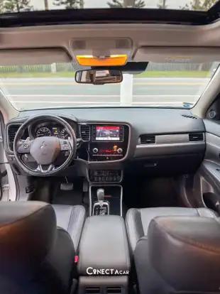 MITSUBISHI-OUTLANDER-2019