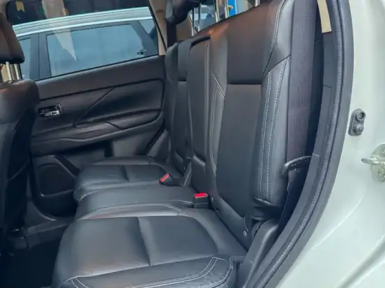 MITSUBISHI-OUTLANDER-3.0 MIVEC V6 GASOLINA HPE-S AWD AUTOMÁTICO MITSUBISHI-OUTLANDER-2019