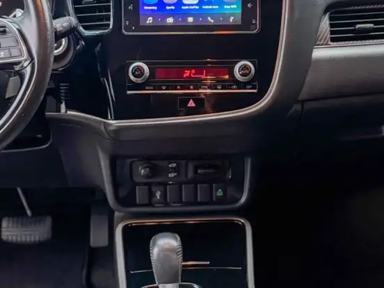 MITSUBISHI-OUTLANDER-3.0 MIVEC V6 GASOLINA HPE-S AWD AUTOMÁTICO MITSUBISHI-OUTLANDER-2019