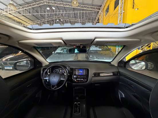 MITSUBISHI-OUTLANDER-2015