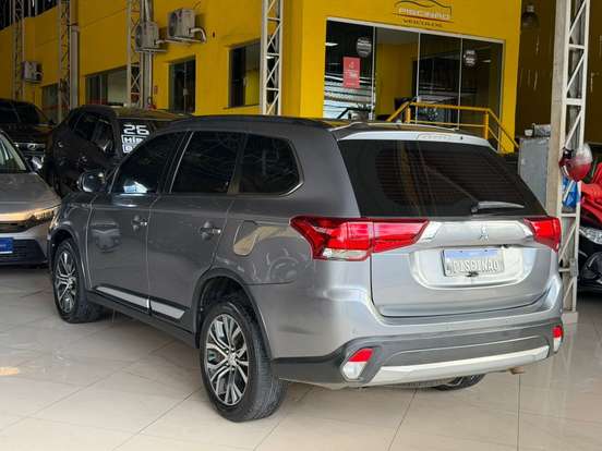 MITSUBISHI-OUTLANDER-2015
