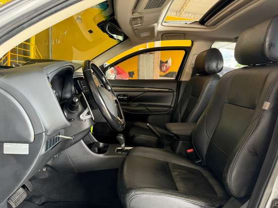 MITSUBISHI-OUTLANDER-2015