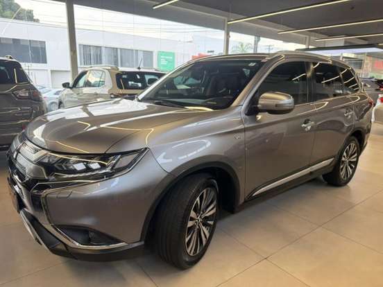 MITSUBISHI-OUTLANDER-2018