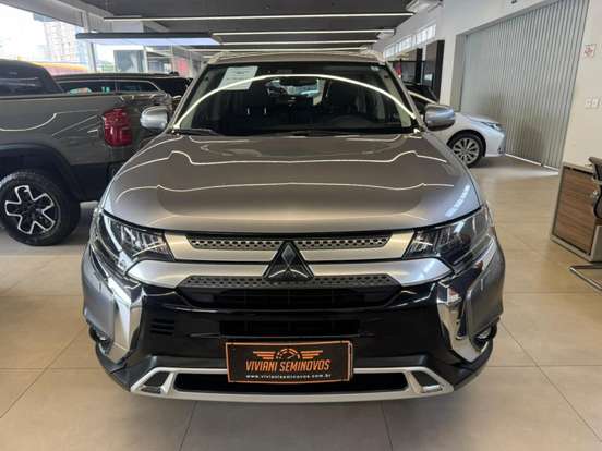 MITSUBISHI-OUTLANDER-2018