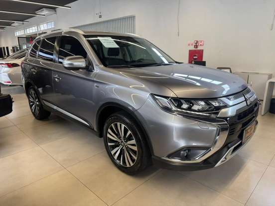 MITSUBISHI-OUTLANDER-2018