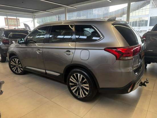 MITSUBISHI-OUTLANDER-2018