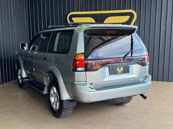 MITSUBISHI-PAJERO-2001