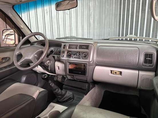 MITSUBISHI-PAJERO-2001