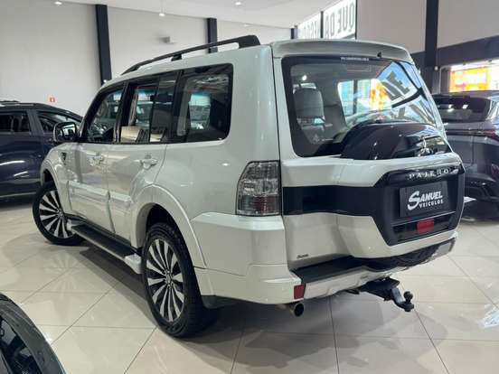 MITSUBISHI-PAJERO FULL-3.2 HPE 4X4 16V TURBO INTERCOOLER DIESEL 4P AUTOMÁTICO MITSUBISHI-PAJERO FULL-2018