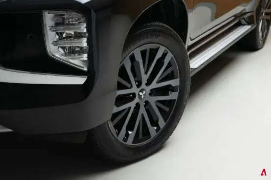 MITSUBISHI-PAJERO SPORT-2024