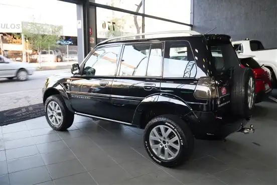 MITSUBISHI-PAJERO TR4-2.0 4X4 16V 140CV FLEX 4P AUTOMÁTICO MITSUBISHI-PAJERO TR4-2010