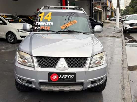 MITSUBISHI-PAJERO TR4-2.0 4X2 16V 140CV FLEX 4P AUTOMÁTICO MITSUBISHI-PAJERO TR4-2013