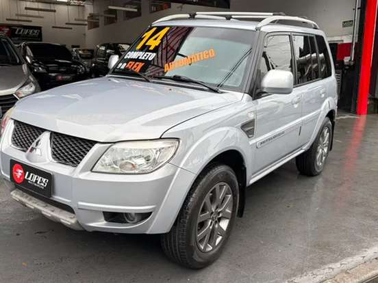 MITSUBISHI-PAJERO TR4-2.0 4X2 16V 140CV FLEX 4P AUTOMÁTICO MITSUBISHI-PAJERO TR4-2013