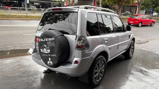 MITSUBISHI-PAJERO TR4-2013