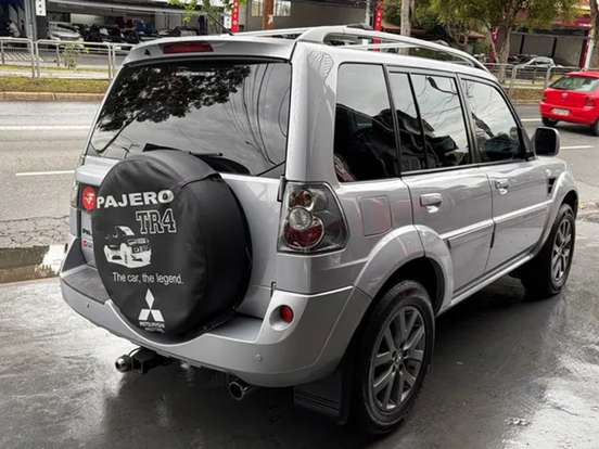 MITSUBISHI-PAJERO TR4-2.0 4X2 16V 140CV FLEX 4P AUTOMÁTICO MITSUBISHI-PAJERO TR4-2013