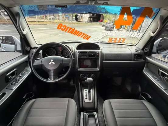 MITSUBISHI-PAJERO TR4-2.0 4X2 16V 140CV FLEX 4P AUTOMÁTICO MITSUBISHI-PAJERO TR4-2013