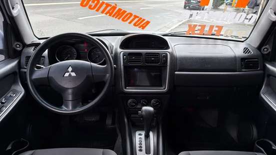 MITSUBISHI-PAJERO TR4-2013