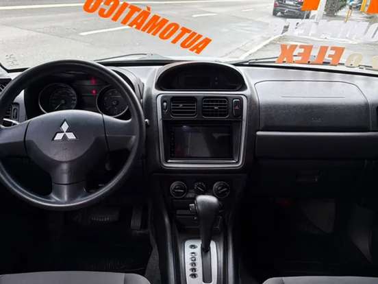 MITSUBISHI-PAJERO TR4-2.0 4X2 16V 140CV FLEX 4P AUTOMÁTICO MITSUBISHI-PAJERO TR4-2013