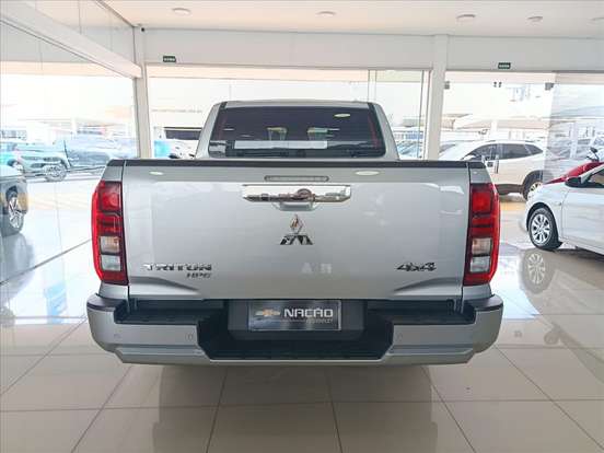 MITSUBISHI-TRITON-2026