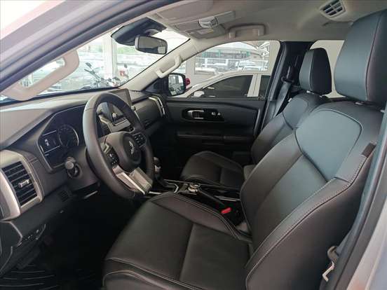 MITSUBISHI-TRITON-2026