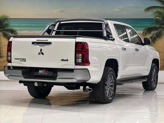 MITSUBISHI-TRITON-2025