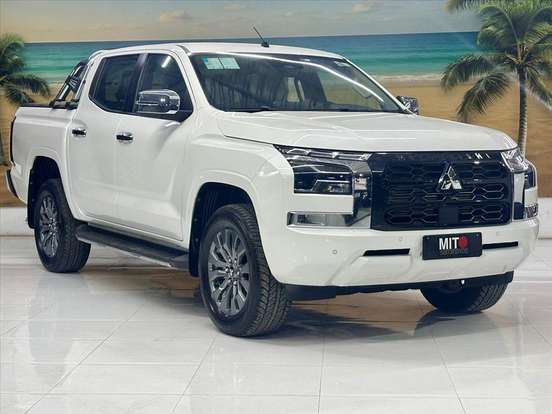 MITSUBISHI-TRITON-2025