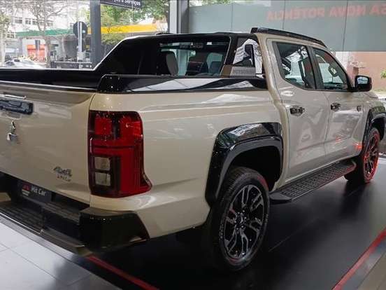 MITSUBISHI-TRITON-2.4 BITURBO DIESEL CD KATANA 4X4 AUTOMÁTICO MITSUBISHI-TRITON-2026