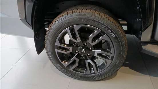 MITSUBISHI-TRITON-2026