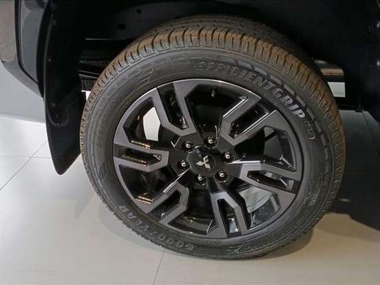 MITSUBISHI-TRITON-2.4 BITURBO DIESEL CD KATANA 4X4 AUTOMÁTICO MITSUBISHI-TRITON-2026