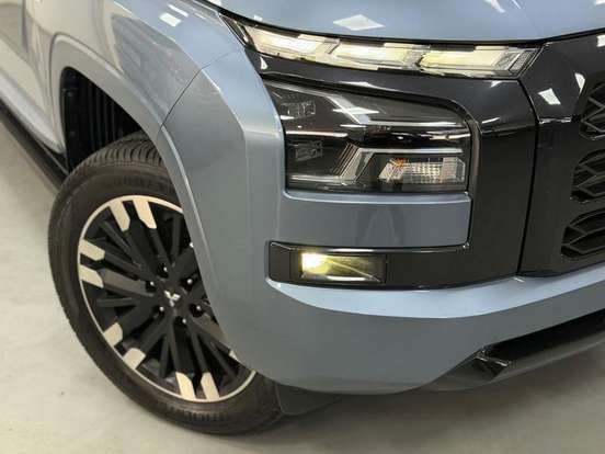MITSUBISHI-TRITON-2025