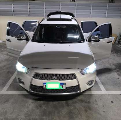 MITSUBISHI-OUTLANDER-2013