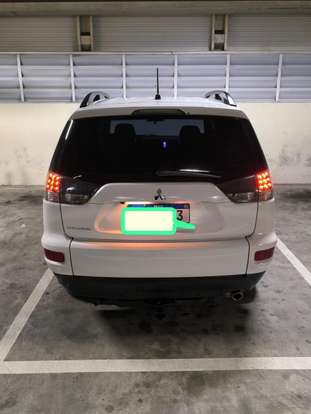 MITSUBISHI-OUTLANDER-2013