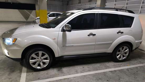 MITSUBISHI-OUTLANDER-2013