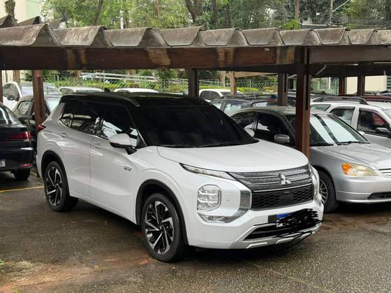 MITSUBISHI OUTLANDER 2.4 PHEV SIGNATURE S-AWC DHT