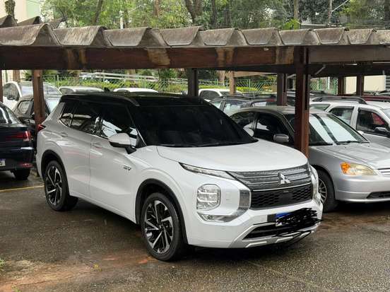MITSUBISHI-OUTLANDER-2025