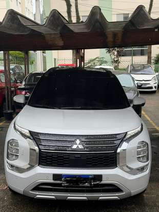 MITSUBISHI-OUTLANDER-2025