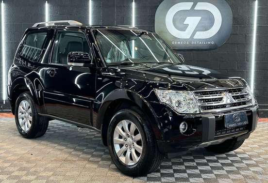 MITSUBISHI-PAJERO-2010