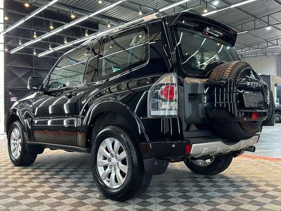MITSUBISHI-PAJERO-2.5 HD 4X4 8V TURBO INTERCOOLER DIESEL 4P MANUAL MITSUBISHI-PAJERO-2010