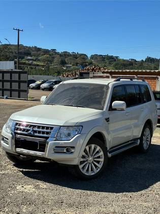 MITSUBISHI PAJERO 3.2 HPE 4X4 7 LUGARES 16V TURBO INTERCOOLER DIESEL 4P AUTOMÁTICO