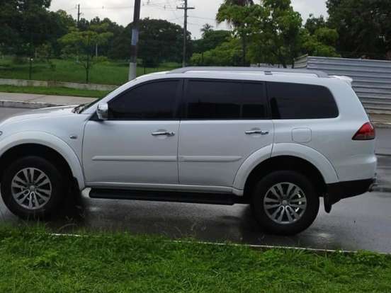 MITSUBISHI-PAJERO-3.2 HPE 4X4 7 LUGARES 16V TURBO INTERCOOLER DIESEL 4P AUTOMÁTICO MITSUBISHI-PAJERO-2017
